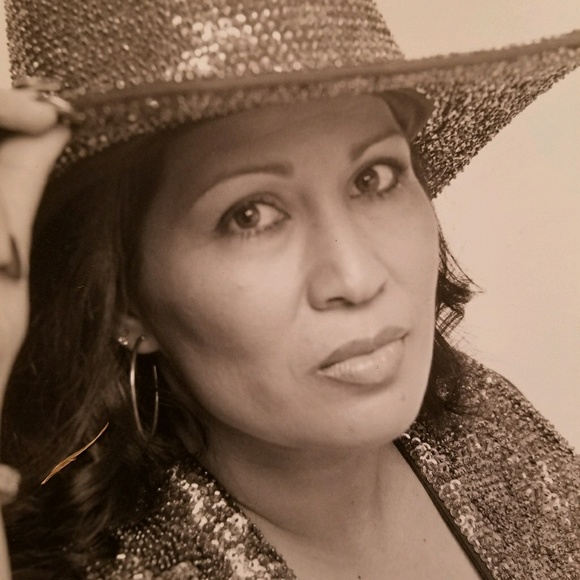 Meet your Posher, Silvia - Picture 1 of 1